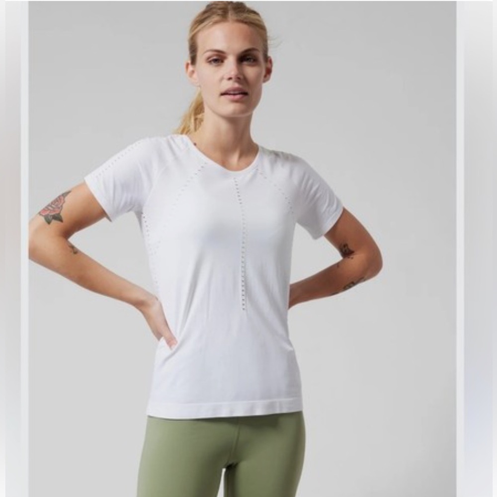 Athleta Foothill Tee Short Sleeve Shirt Perforated Mesh White Size SMALL
